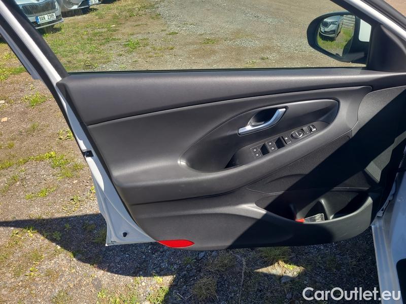  Hyundai  i30   cw (PD)(2017->)  kom.1.0TGDI Family Comf AT #14