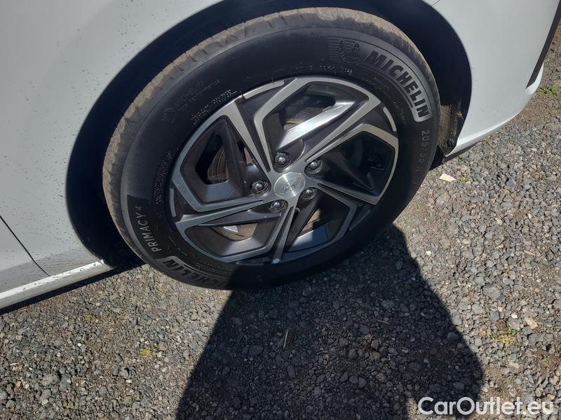  Hyundai  i30   cw (PD)(2017->)  kom.1.0TGDI Family Comf AT #10