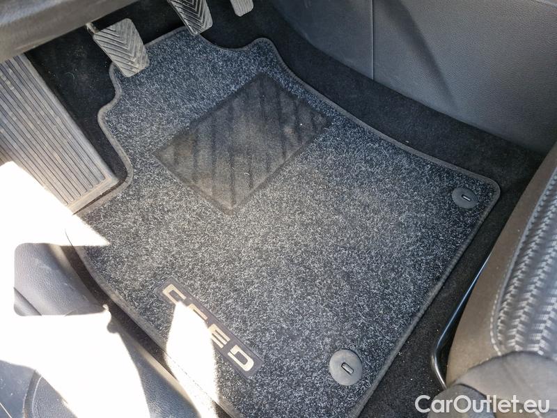  KIA  Cee'd Ceed Sportswagon (2018->) Ceed SW 1.5 T-GDI 118 Top #4