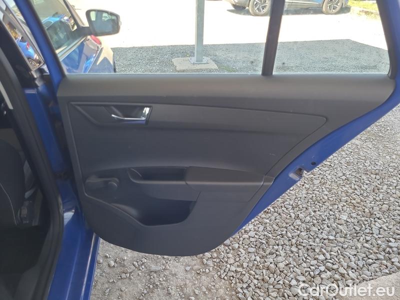  Skoda  Fabia  Combi (2015) Com.1.0TSI 70 Ambition 5d #24