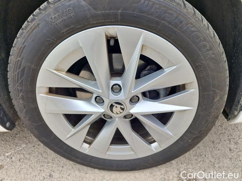  Skoda  Octavia  Combi (NX3)(2020) Oct.Combi 1.5TSI 110 Style #11