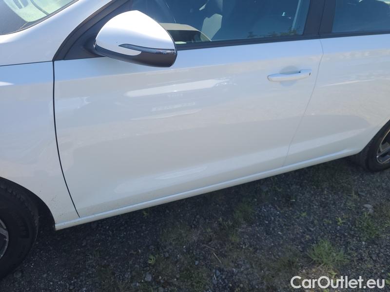  Hyundai  i30   cw (PD)(2017->)  kom.1.0TGDI Family Comf AT #5