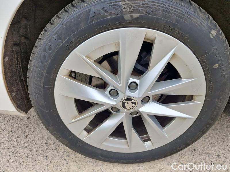 Skoda  Octavia  Combi (NX3)(2020) Oct.Combi 1.5TSI 110 Style #8