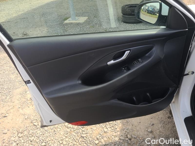  Hyundai  i30   cw (PD)(2017->)  kom. TGDI 120 Start Plus #24