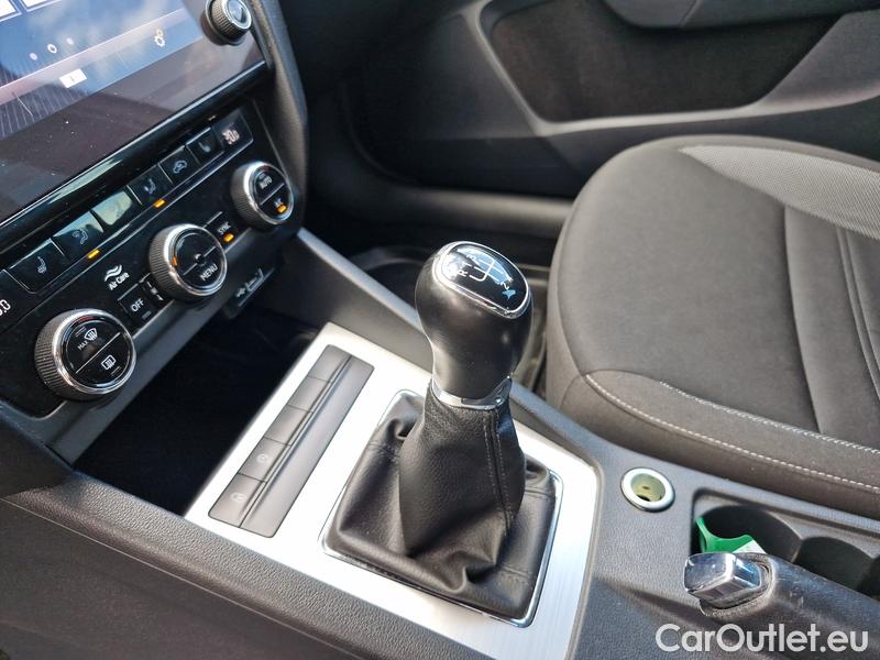  Skoda  Octavia  Combi (NX3)(2020)  Com 1.6TDI 85 Ambition #9