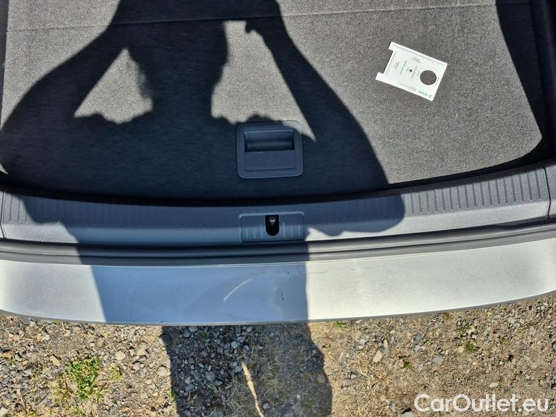  Volkswagen  Golf  VII Variant  (BV5)(2017->) Var 1.0TSI 85 Marat.Edit. #10