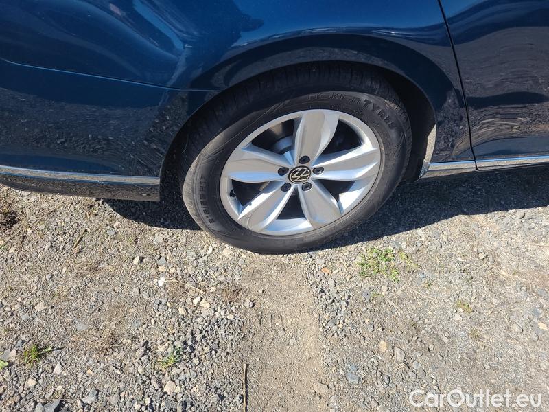  Volkswagen  Passat  Variant (CB5) (2019) Pas.Var.2.0TDI 110 Elegance AT #9