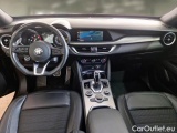  Alfa Romeo   STELVIO ALFA ROMEO / 2017 / 5P / SUV 2.2 TD 190 CV SPRINT AT8 Q4 #3