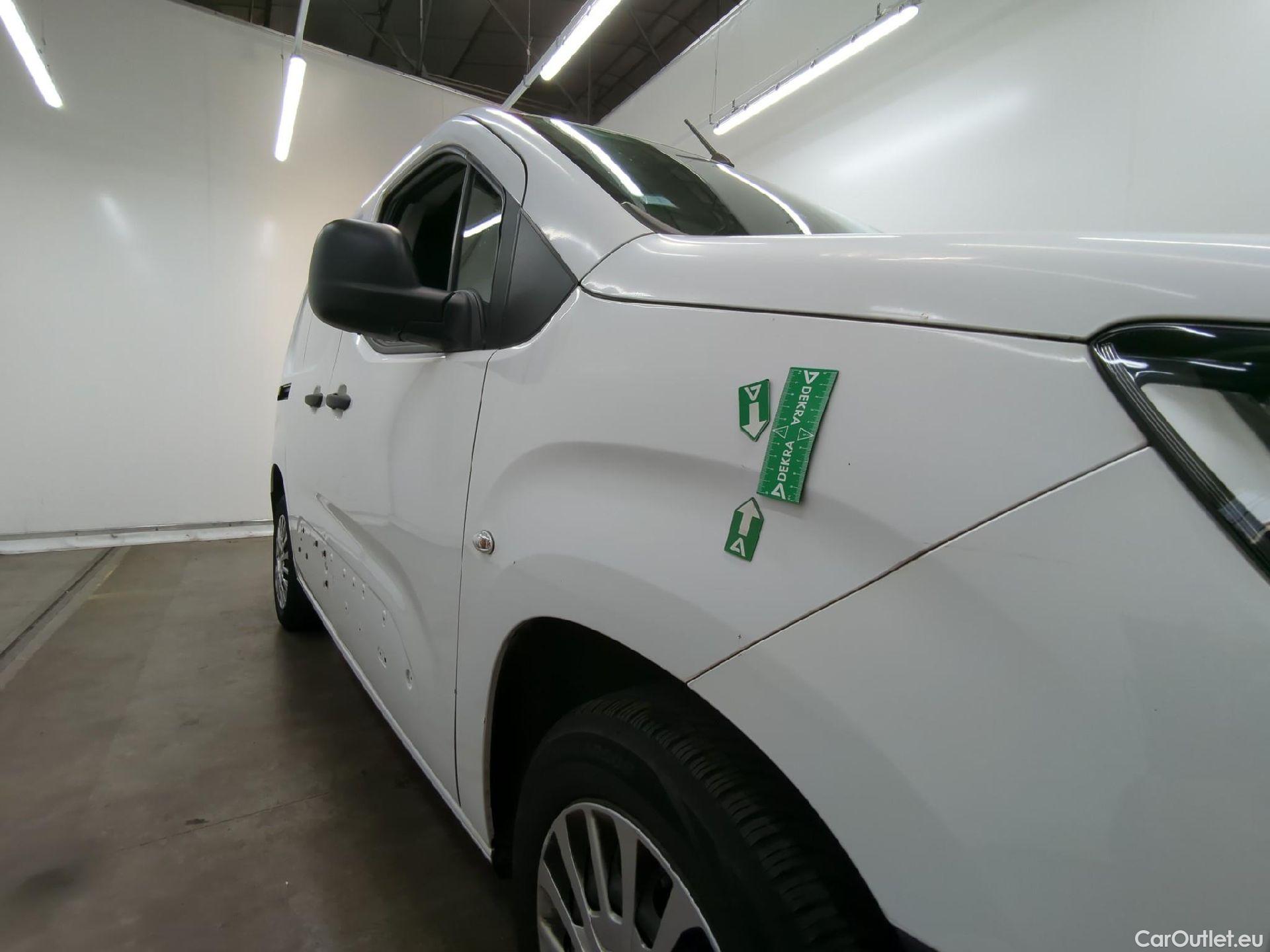  Toyota  Proace  City / 2019 / 4P / Fourgonnette 1.5 Medium 100 D-4D Business
 #43