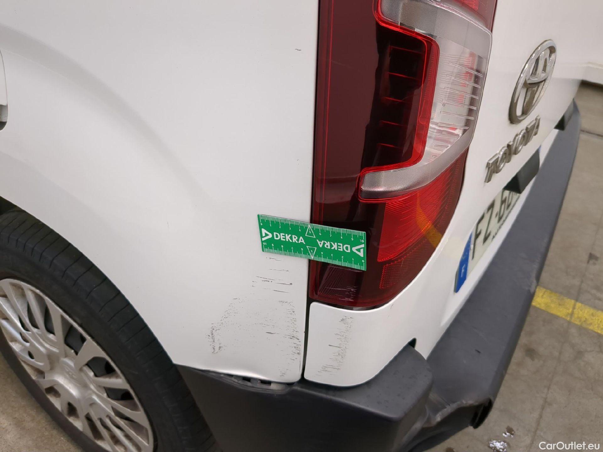  Toyota  Proace  City / 2019 / 4P / Fourgonnette 1.5 Medium 100 D-4D Business
 #30