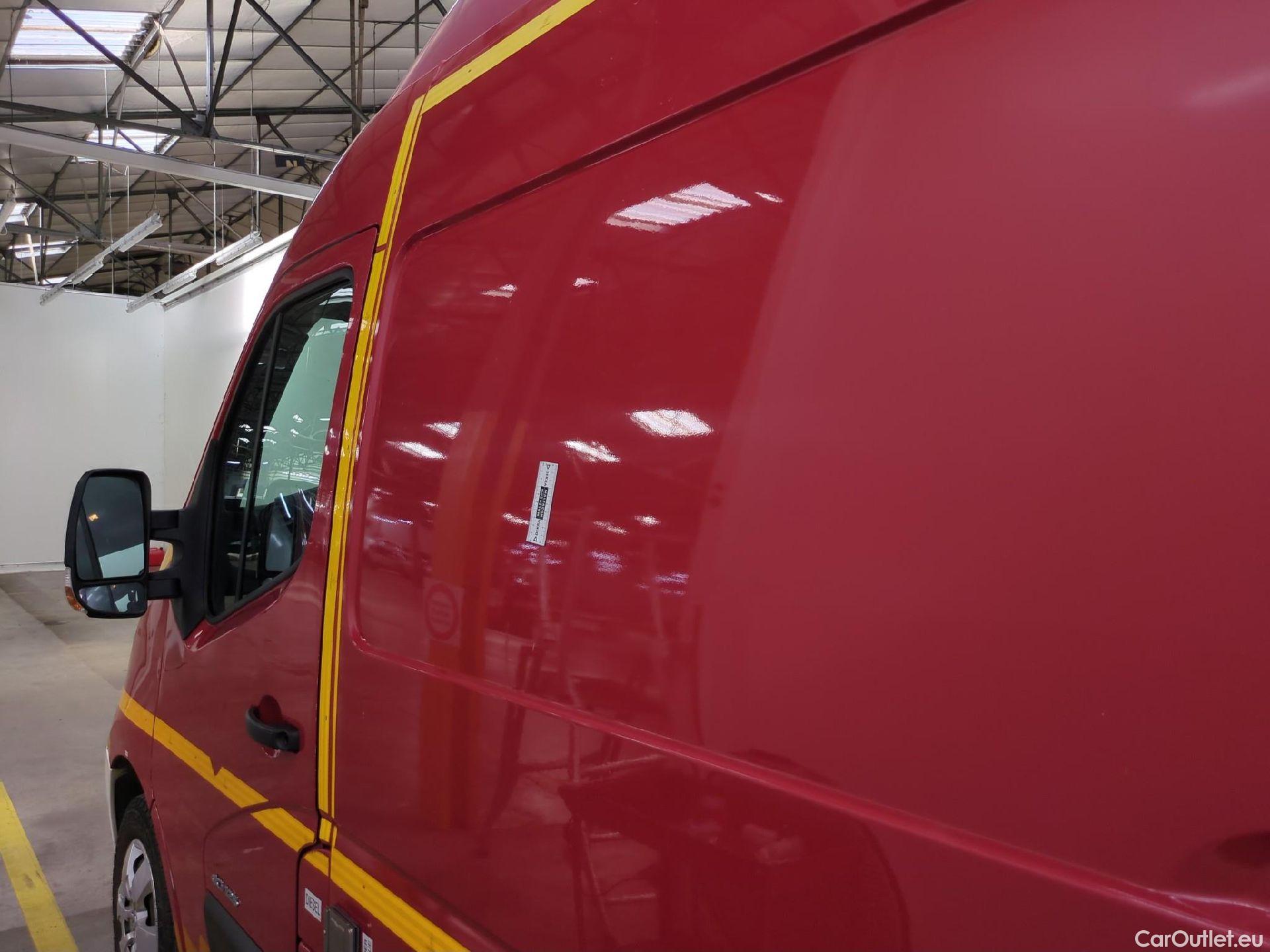  Renault  Master RENAULT  T35 VU 4p Fourgon Nouveau Fourgon Traction Grand Confort F3500 L3H3 #32