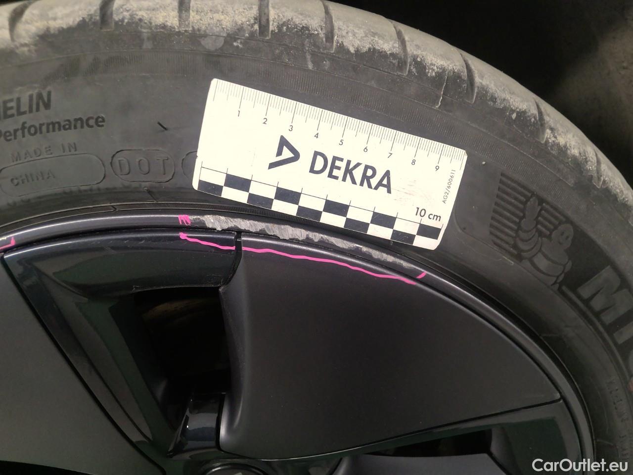  Tesla  Model 3  RWD #18