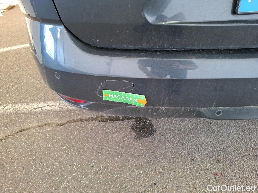  Renault  Megane RENAULT Mégane Estate / 2020 / 5P / Break Business E-TECH Plug-in Hybride 160 #48