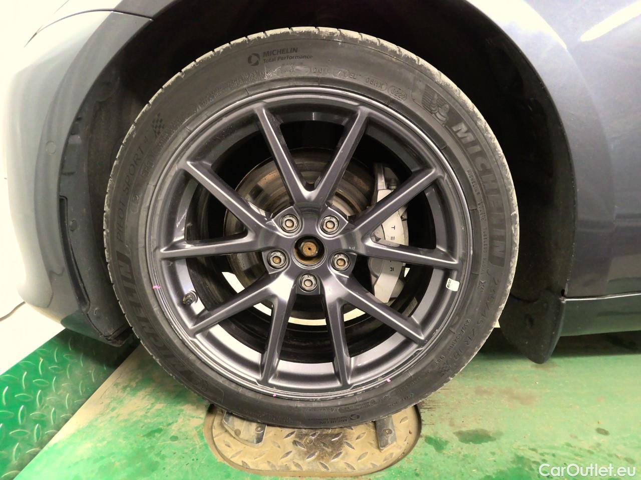  Tesla  Model 3  75kWh Long-Range #19