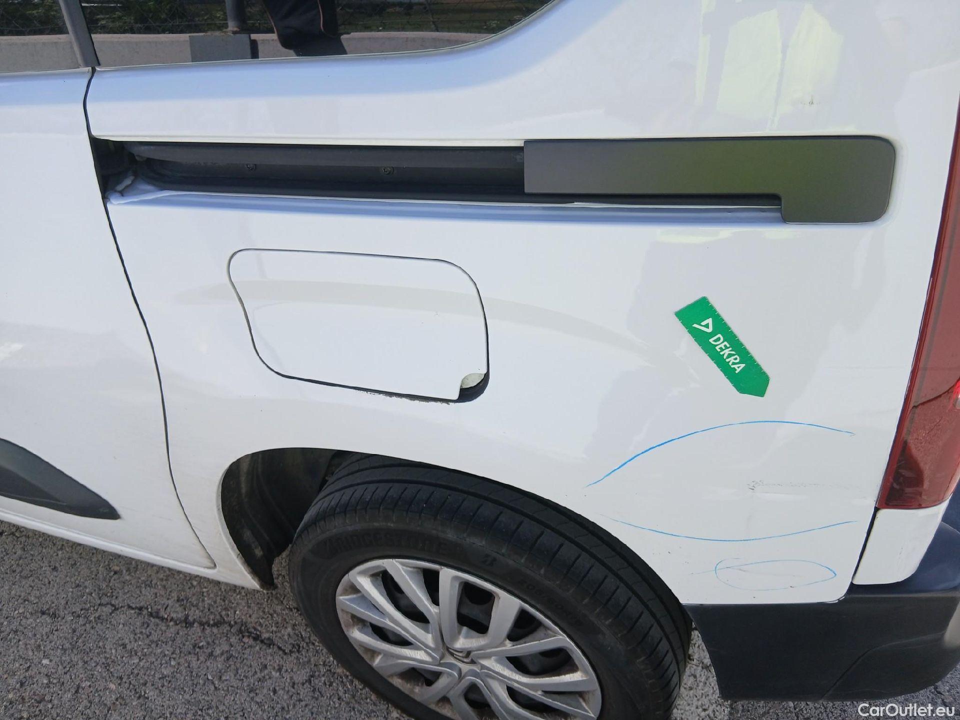  Citroen  Berlingo CITROEN  / 2018 / 4P / combi Talla M BlueHDi 100 S&S LIVE PACK BUSINE (AC) #20
