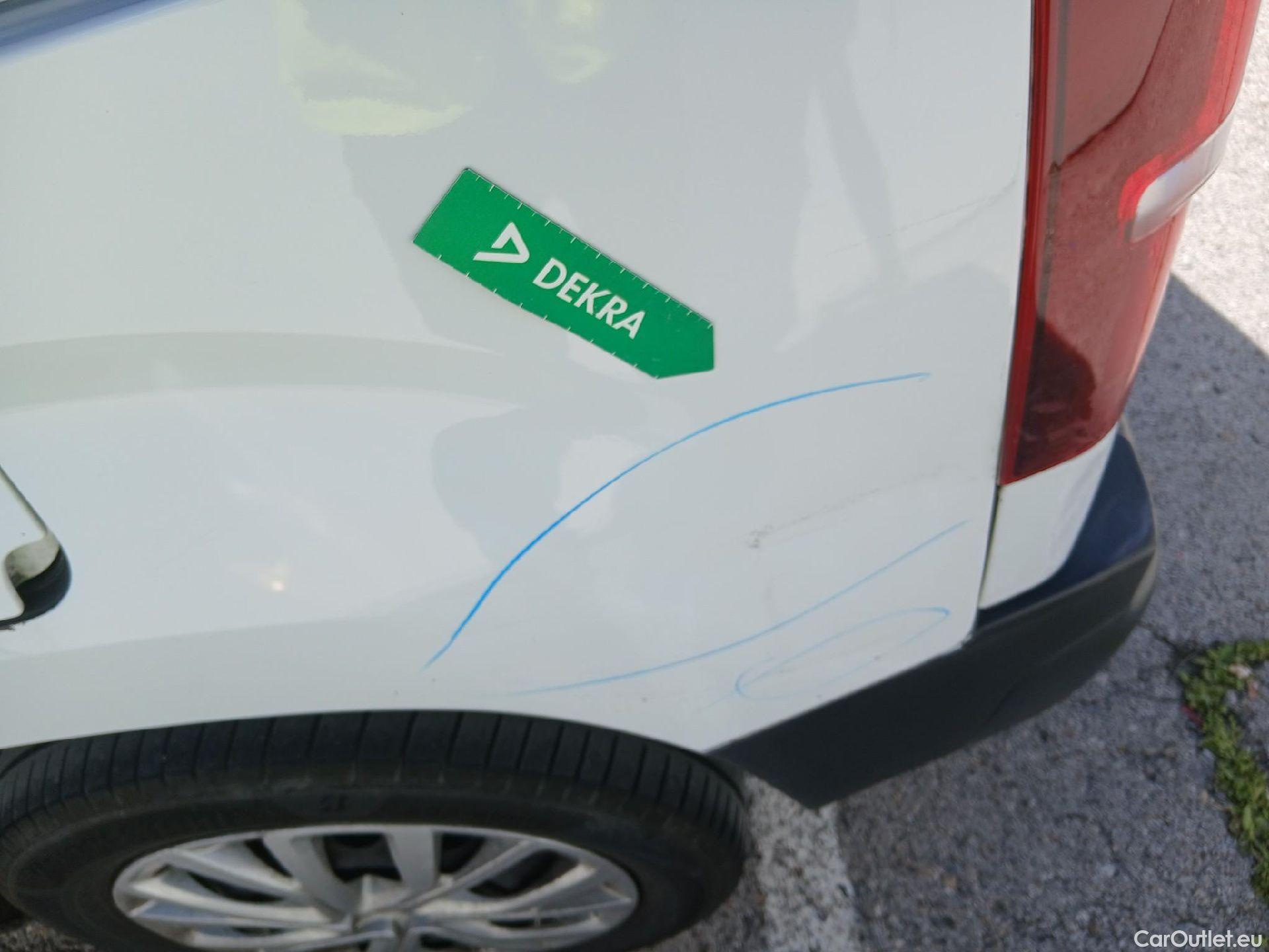  Citroen  Berlingo CITROEN  / 2018 / 4P / combi Talla M BlueHDi 100 S&S LIVE PACK BUSINE (AC) #19