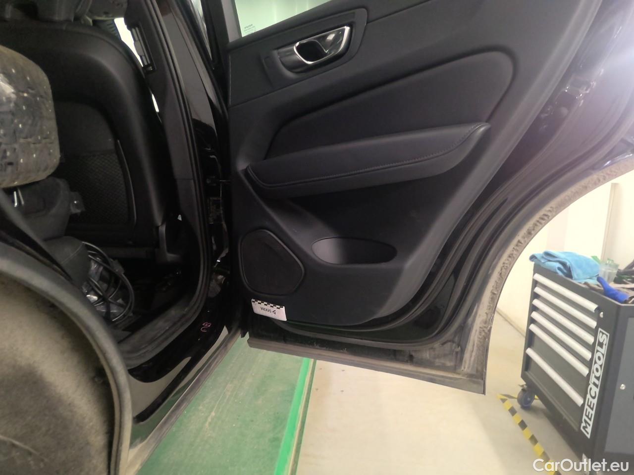  Volvo  XC60  T6 350 Co.Ed.Rec. AWD Aut #9