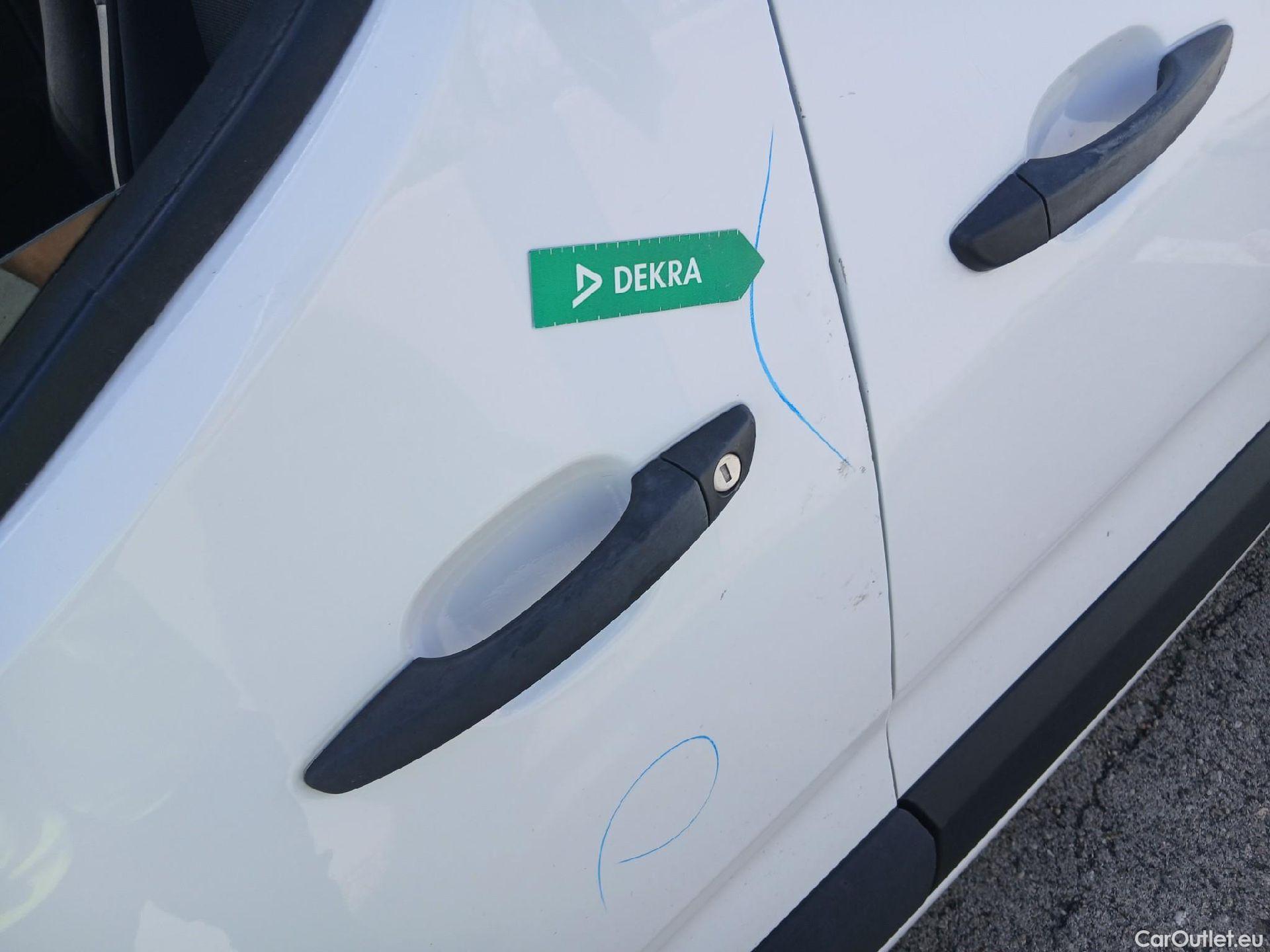  Citroen  Berlingo CITROEN  / 2018 / 4P / combi Talla M BlueHDi 100 S&S LIVE PACK BUSINE (AC) #6