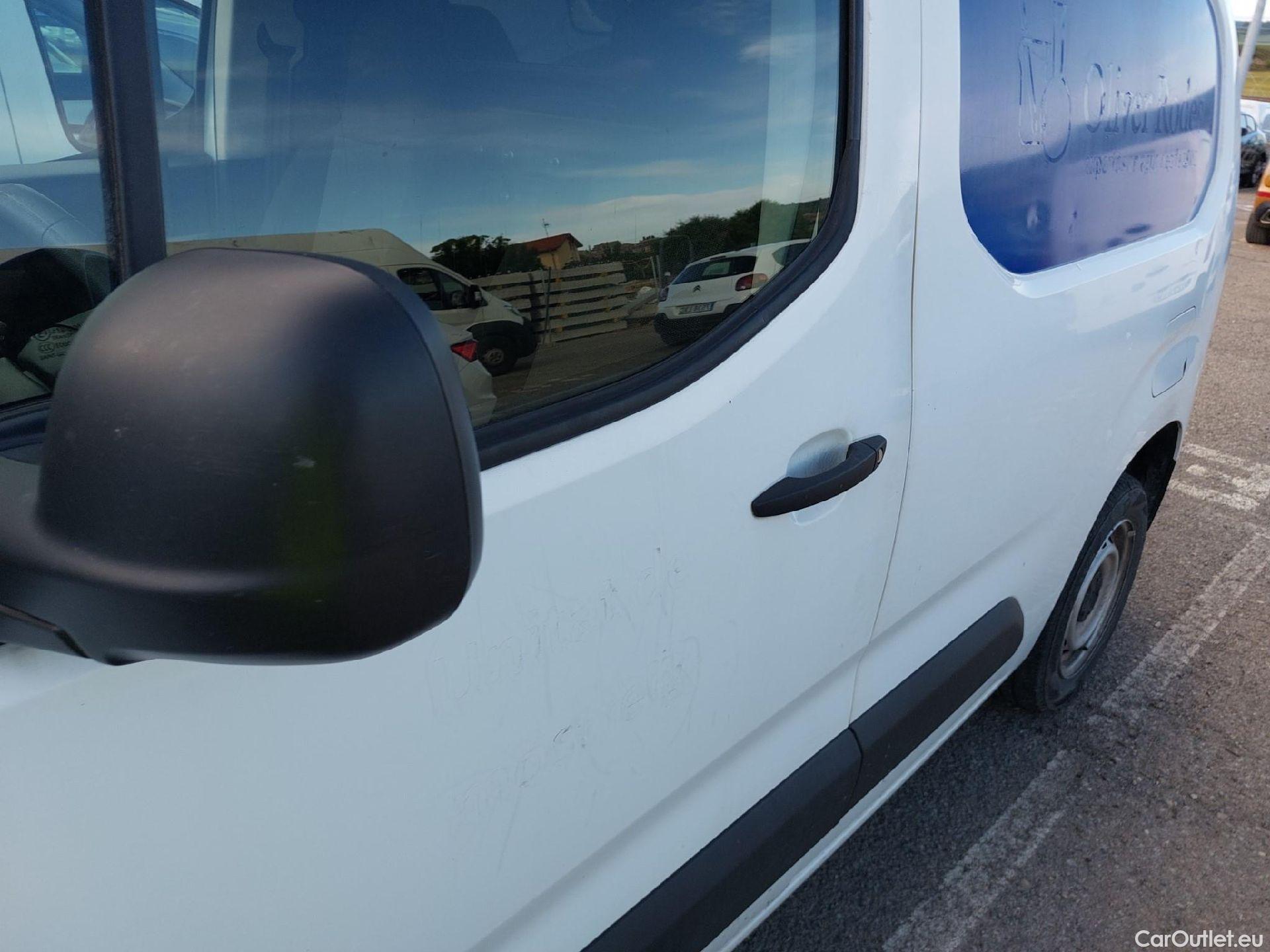  Citroen  Berlingo CITROEN  / 2018 / 3P / furgón derivado de turismo Talla M BlueHDi 75 CONTROL #3