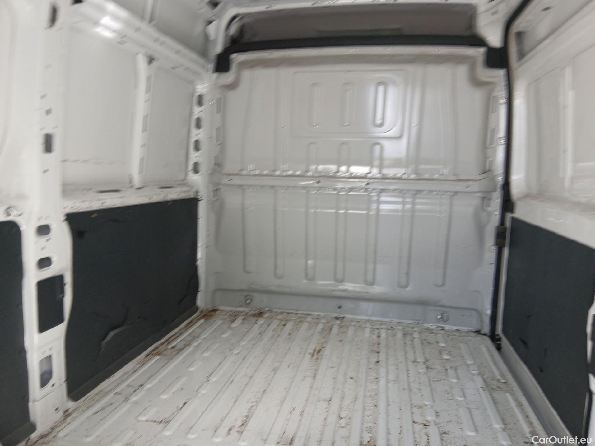  Peugeot  Boxer PEUGEOT  / 2014 / 4P / furgón Pack 335 L2 H2 BHDI 103kW (140CV) S&S #21