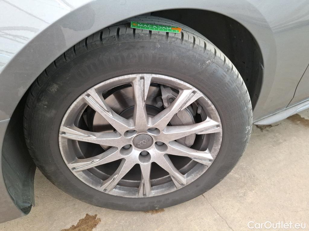  Audi  A4 AUDI  / 2019 / 4P / Berline 40 TFSI ultra 190 Stronic Business Line #10
