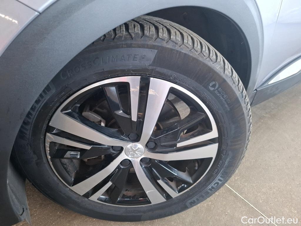  Peugeot  3008 PEUGEOT  / 2020 / 5P / SUV 1.6 HYBRID 225 E-EAT8 GT #42