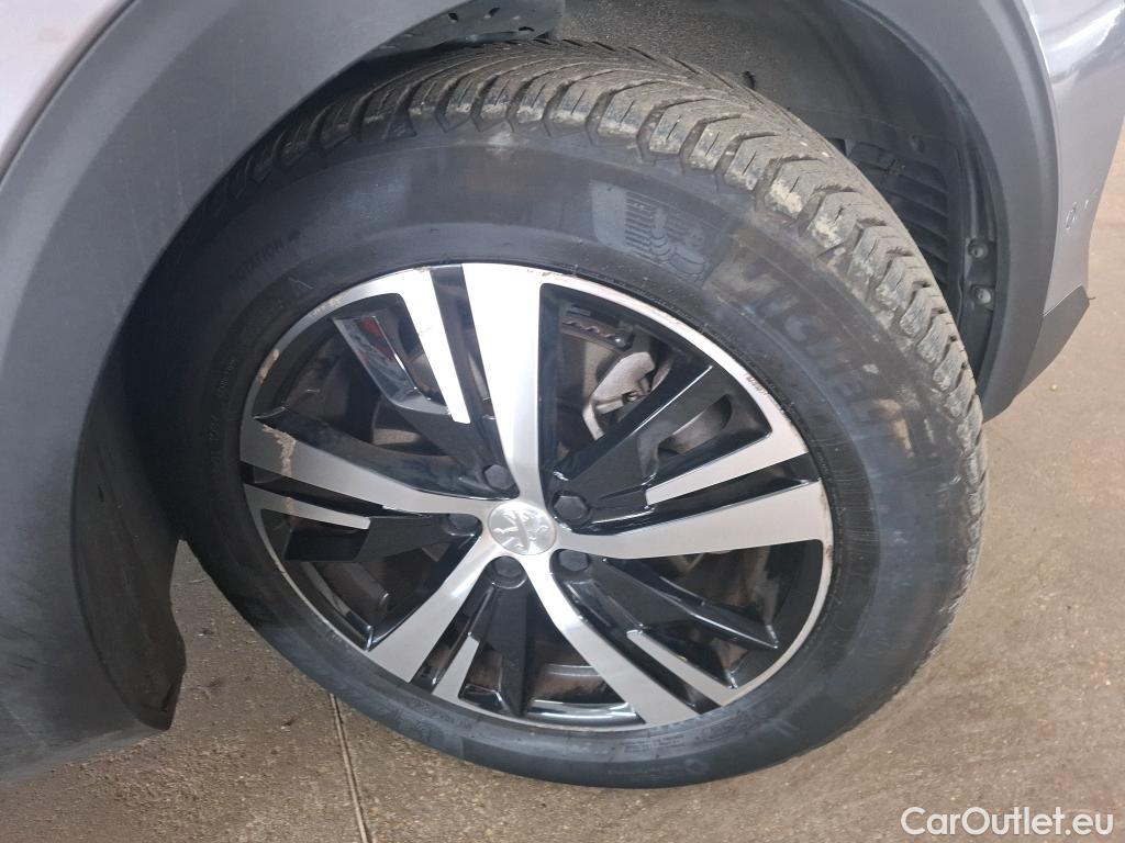  Peugeot  3008 PEUGEOT  / 2020 / 5P / SUV 1.6 HYBRID 225 E-EAT8 GT #59