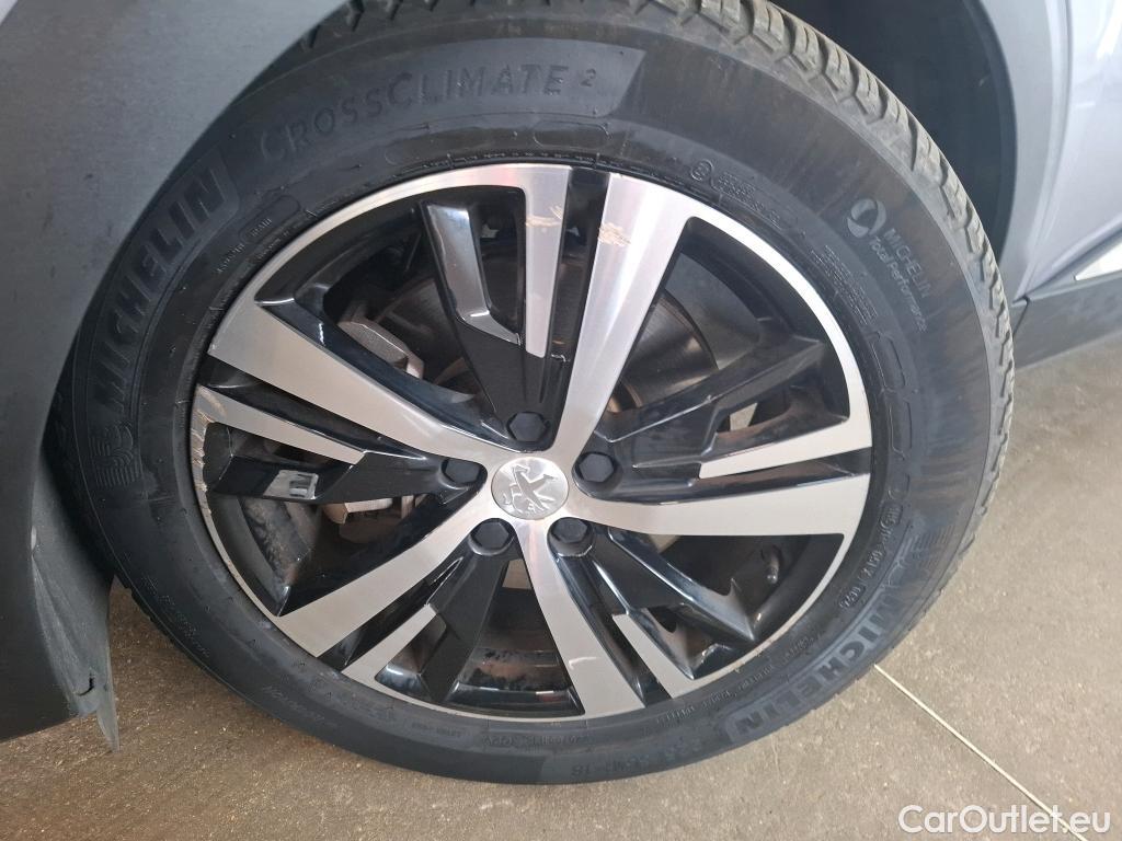  Peugeot  3008 PEUGEOT  / 2020 / 5P / SUV 1.6 HYBRID 225 E-EAT8 GT #43
