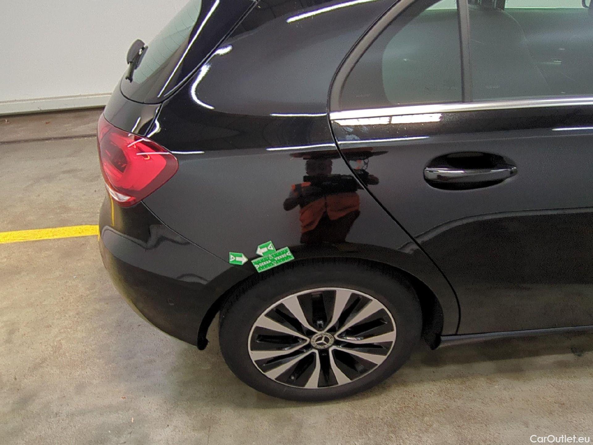  Mercedes  A-Klasse MERCEDES-BENZ Classe A Compact / 2018 / 5P / Berline A 200 d Business Line 8G-DCT #11
