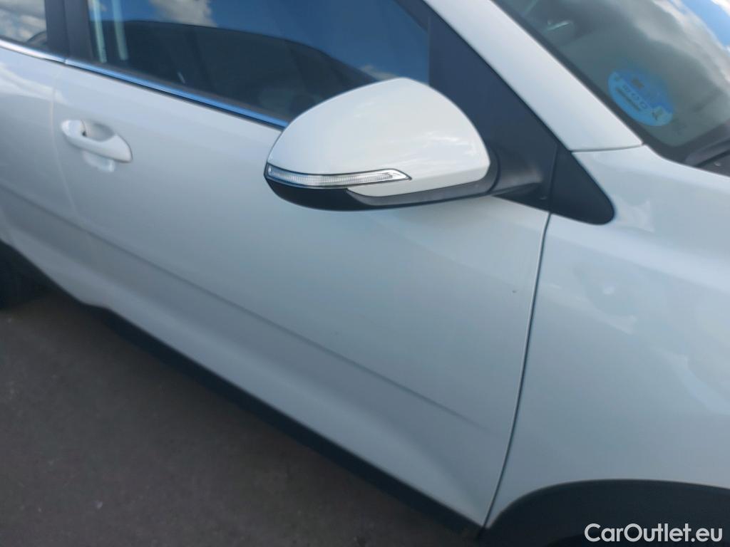  KIA  STONIC KIA  1.0 T-GDi 100 CV MHEV iMT Drive #16