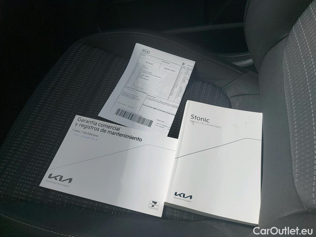  KIA  STONIC KIA  1.0 T-GDi 100 CV MHEV iMT Drive #21