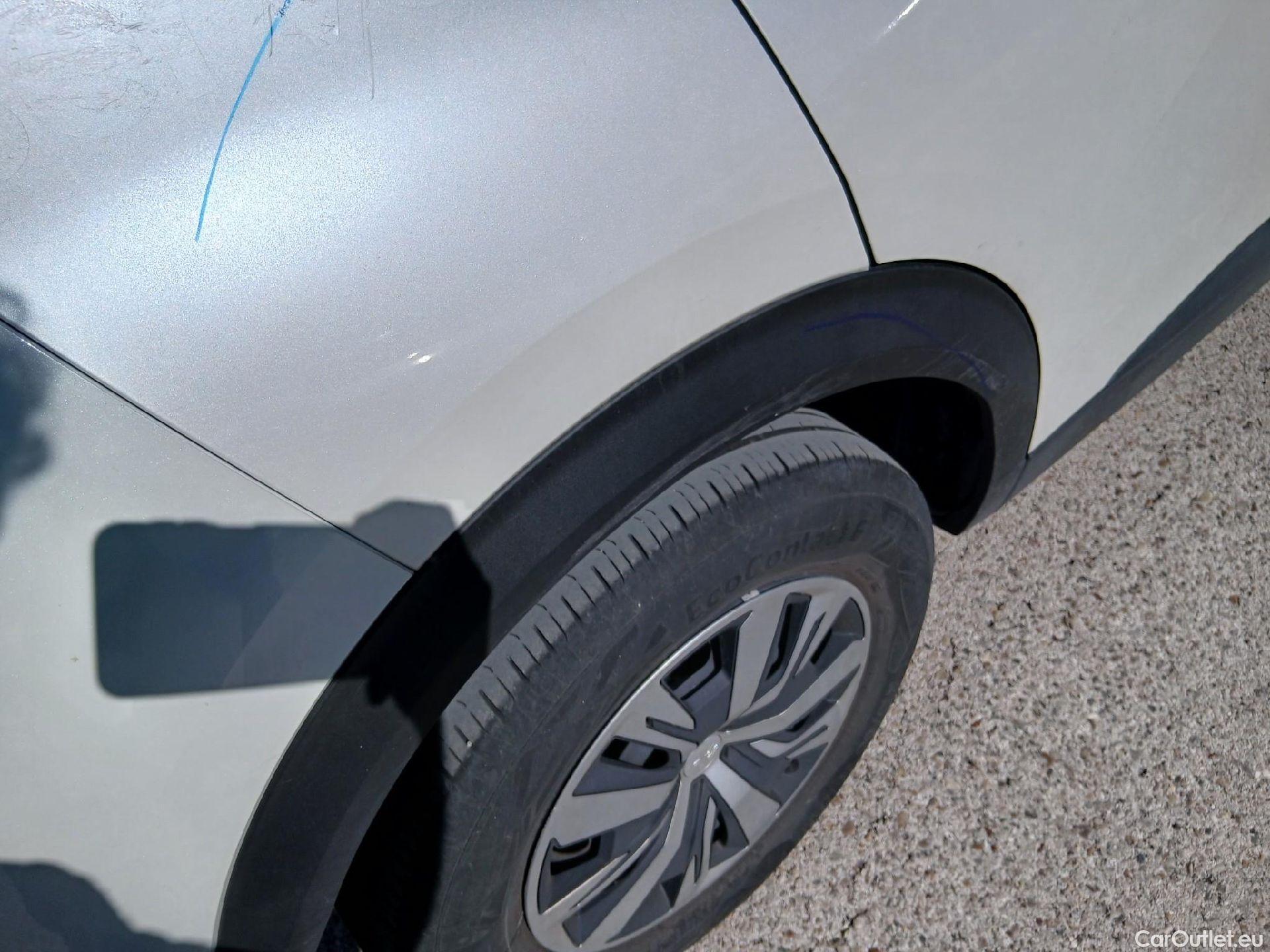  Peugeot  2008 PEUGEOT  / 2019 / 5P / todoterreno Active Pack Puretech 100 S&S 6 Vel. MAN #33