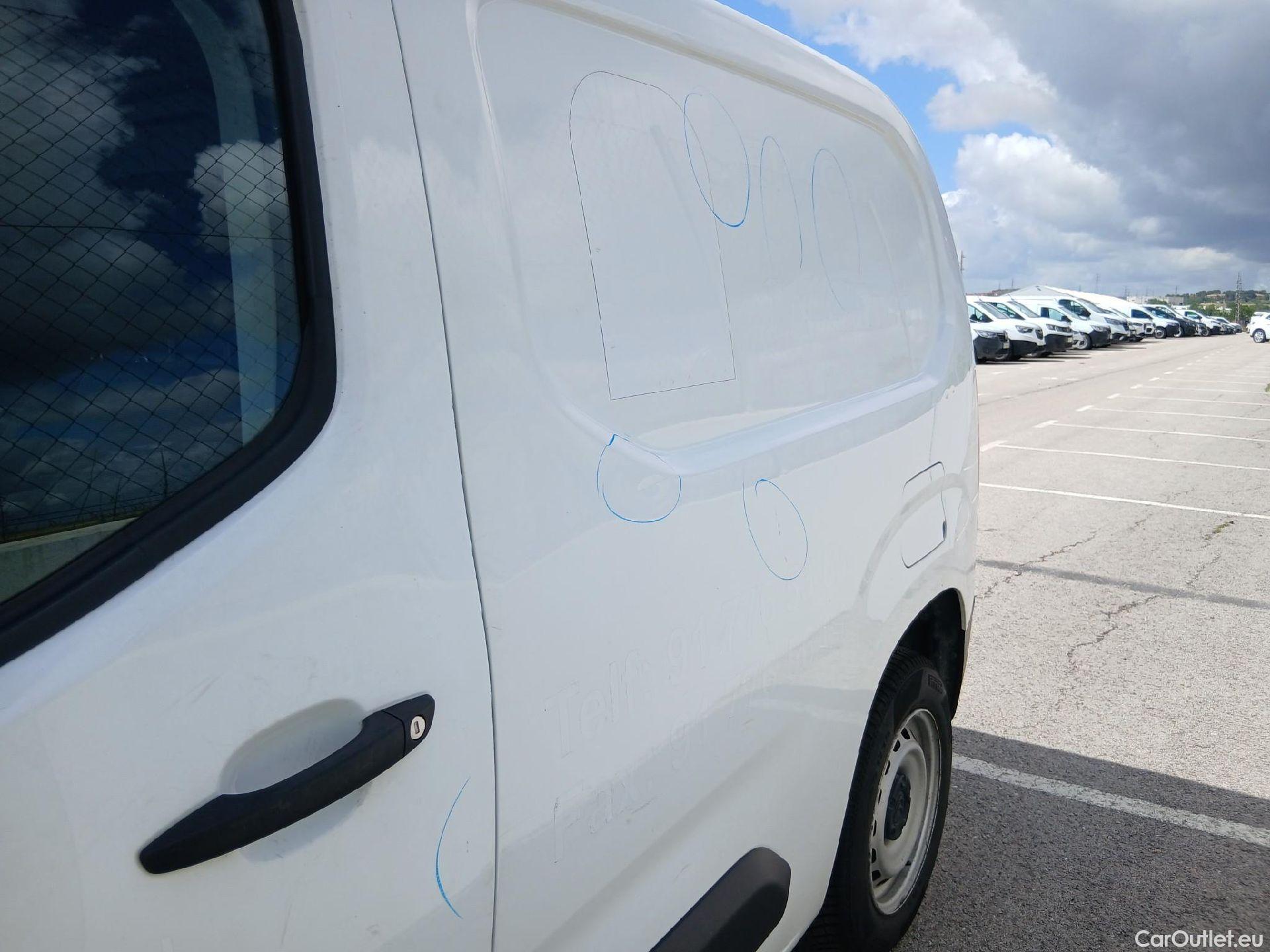  Citroen  Berlingo CITROEN  / 2018 / 3P / furgón derivado de turismo Talla M BlueHDi 100 CONTROL (AC2) #19
