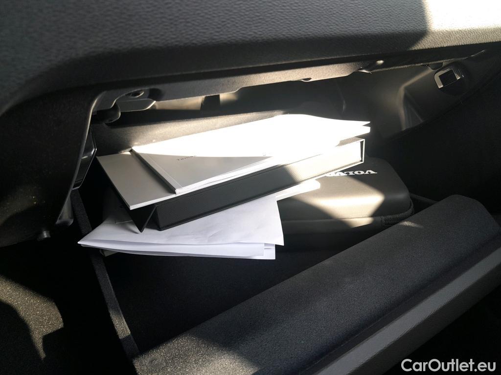  Volvo  XC60 VOLVO  / 2017 / 5P / todoterreno 2.0 B4 D Plus Bright Auto #5