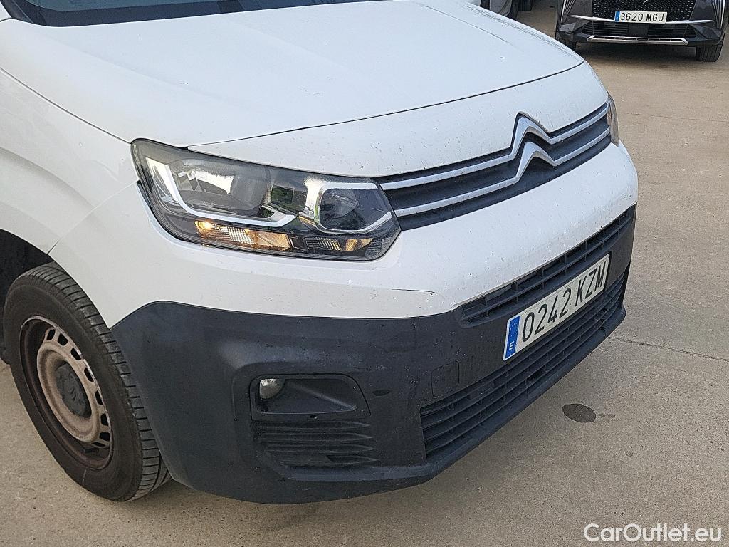  Citroen  Berlingo CITROEN  / 2018 / 4P / combi Talla M BlueHDi 100 LIVE (AC) #19