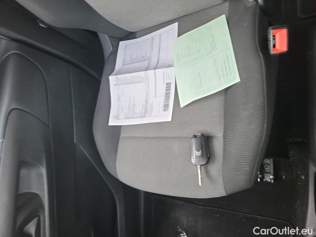  Citroen  Berlingo CITROEN  / 2018 / 4P / combi Talla M BlueHDi 100 LIVE (AC) #1