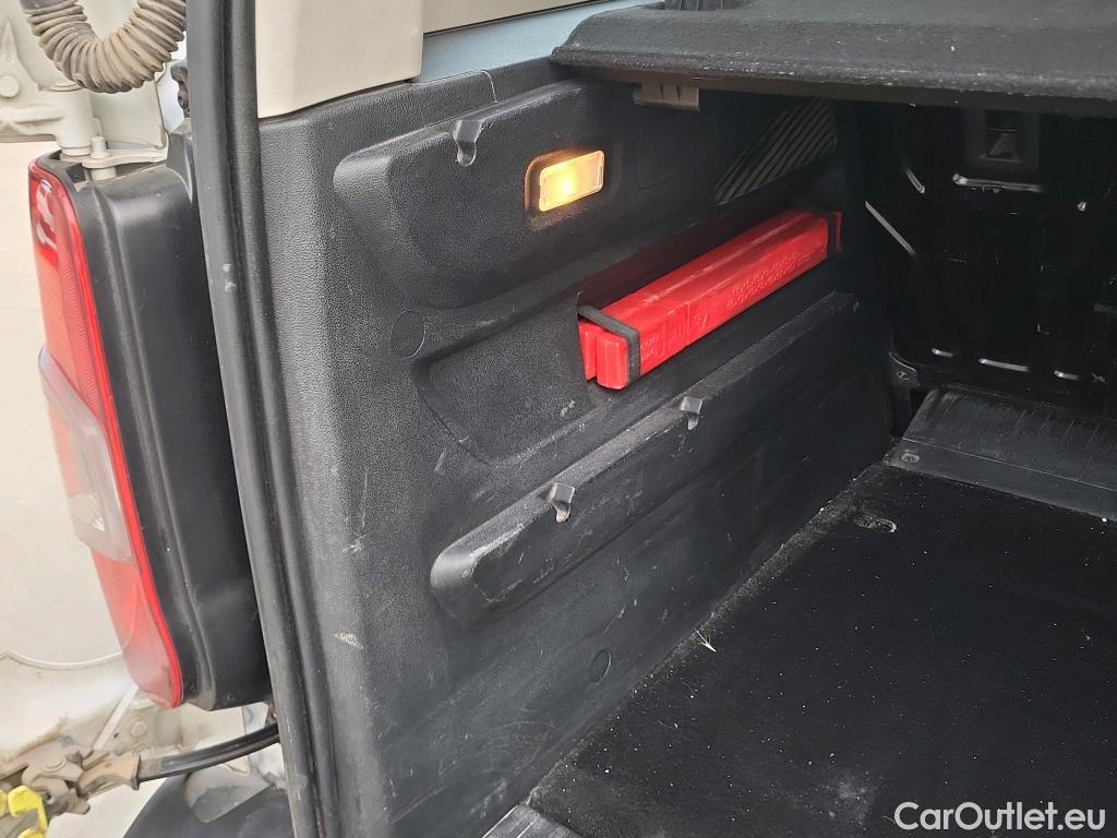  Citroen  Berlingo CITROEN  / 2018 / 4P / combi Talla M BlueHDi 100 LIVE (AC) #23