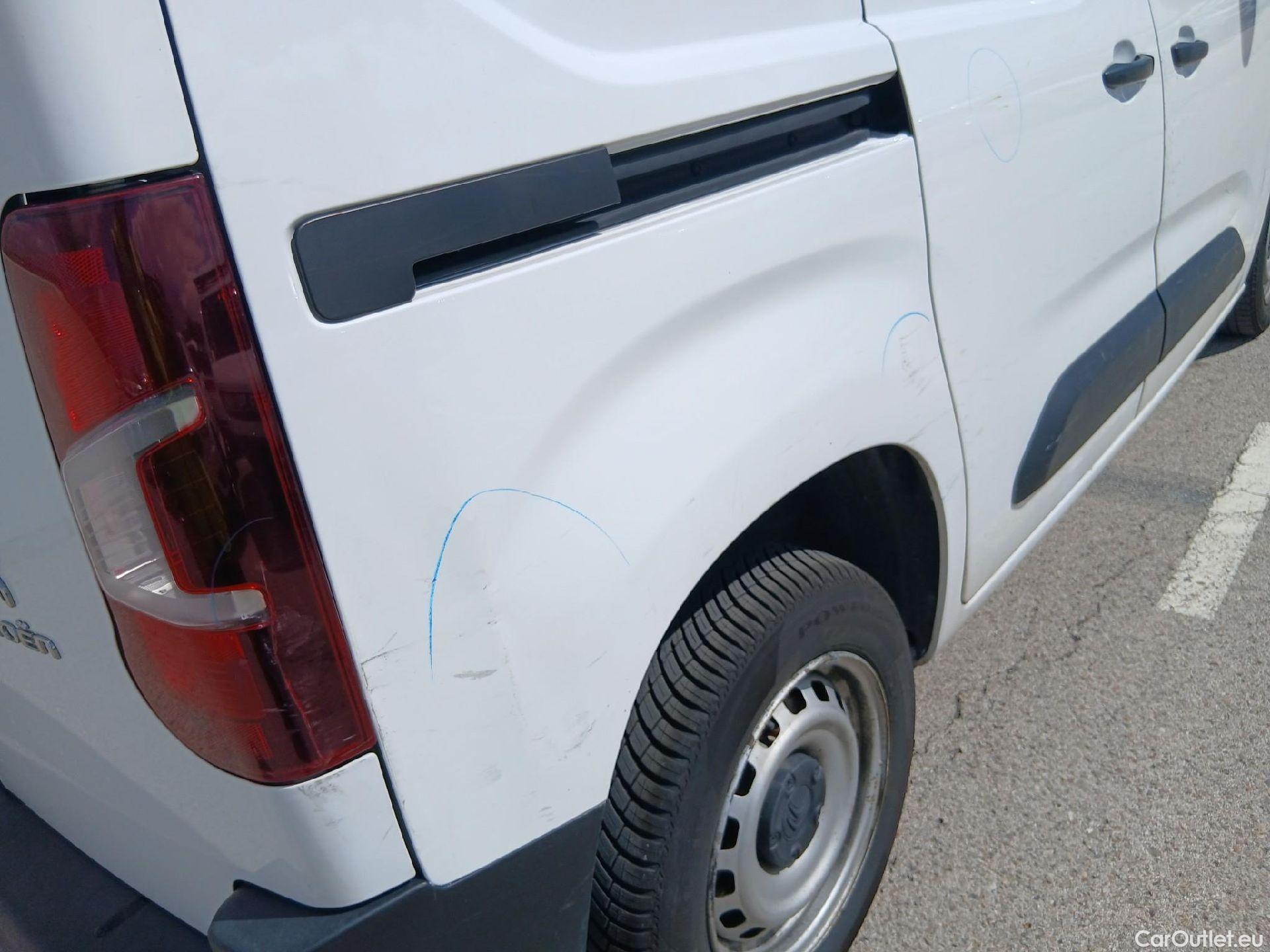  Citroen  Berlingo CITROEN  / 2018 / 3P / furgón derivado de turismo Talla M BlueHDi 100 CONTROL (AC2) #32