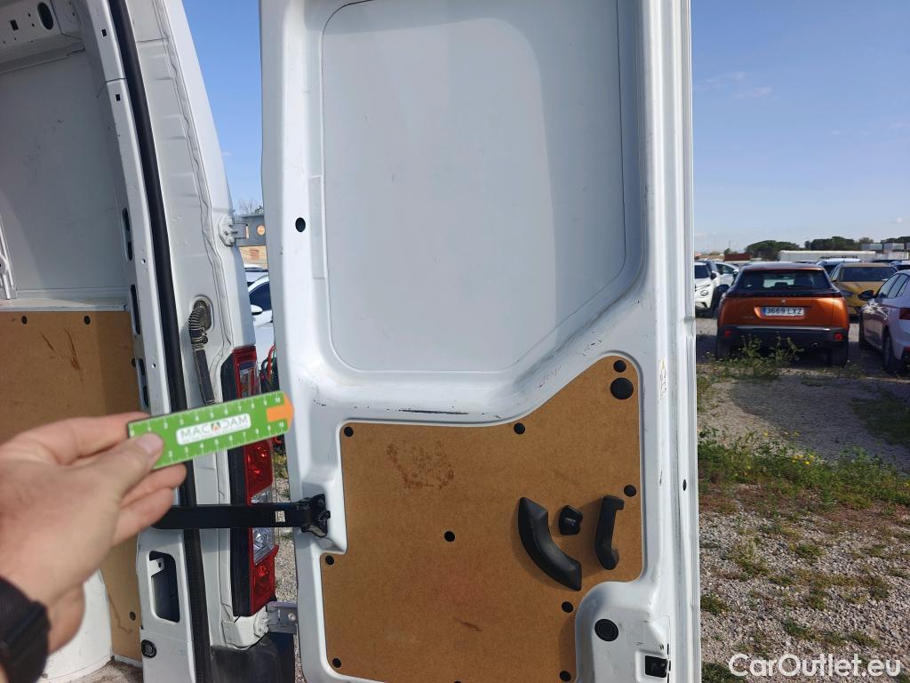  Renault  Master RENAULT  / 2019 / 4P / furgón Furgón T L2H2 3300 Bl dCi 99kW (135CV) #11