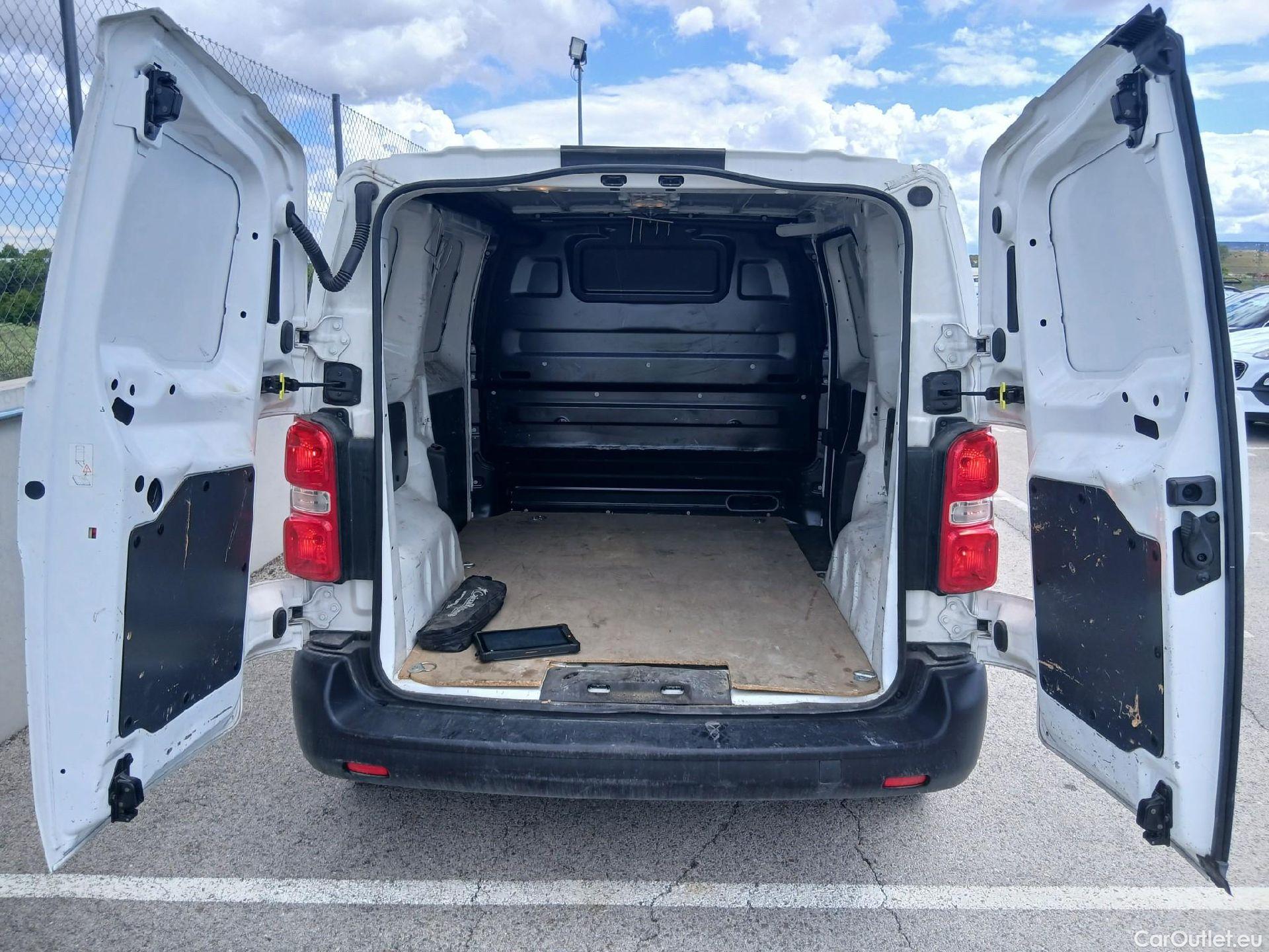  Opel  Vivaro OPEL  / 2019 / 4P / furgón 1.5 Diésel 74kW (100CV) S Inc. Express #30