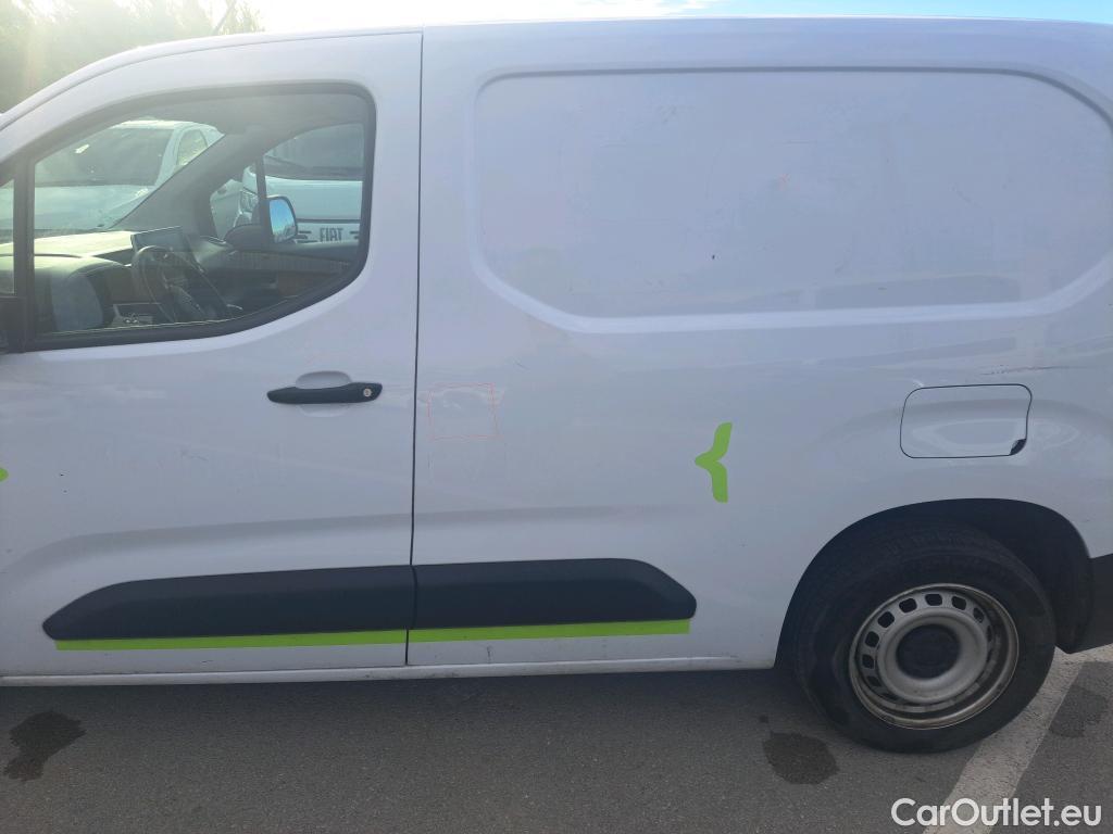  Opel  Combo OPEL  / 2018 / 3P / furgón derivado de turismo 1.5 TD 75kW (100CV) Express L H1 650kg #25