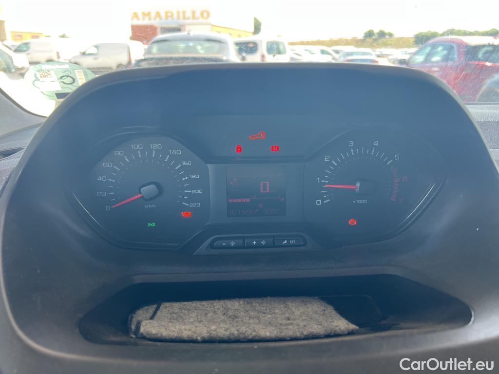  Peugeot  Partner PEUGEOT  / 2018 / 3P / furgón derivado de turismo Pro Standard 600kg BlueHDi 55kW #49