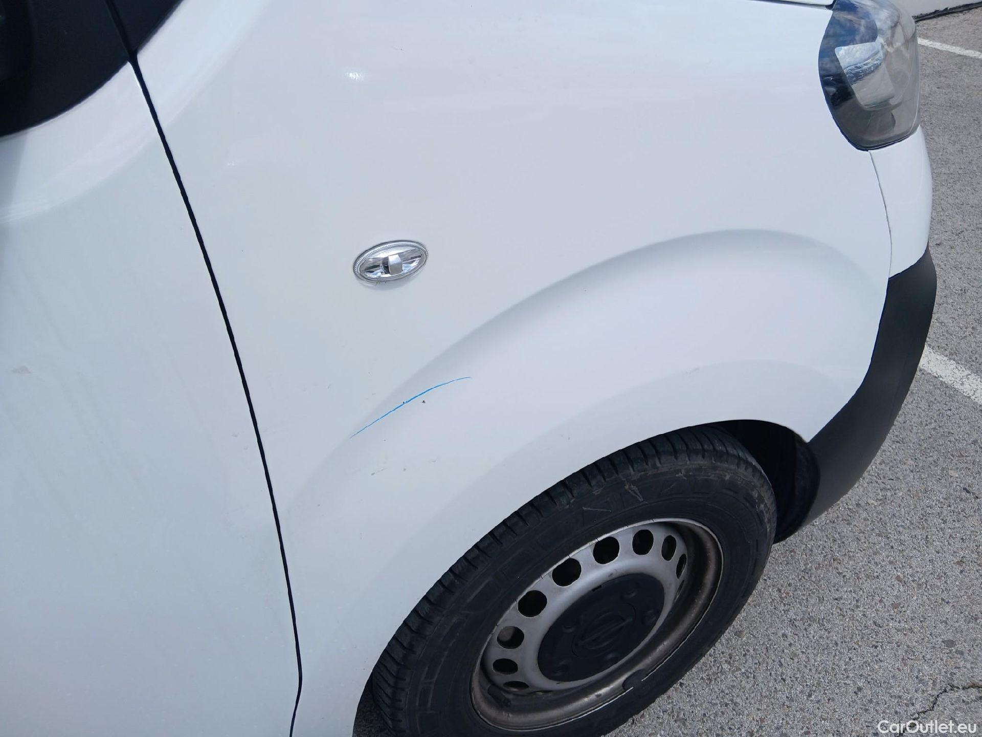  Opel  Vivaro OPEL  / 2019 / 4P / furgón 1.5 Diésel 74kW (100CV) S Inc. Express #39