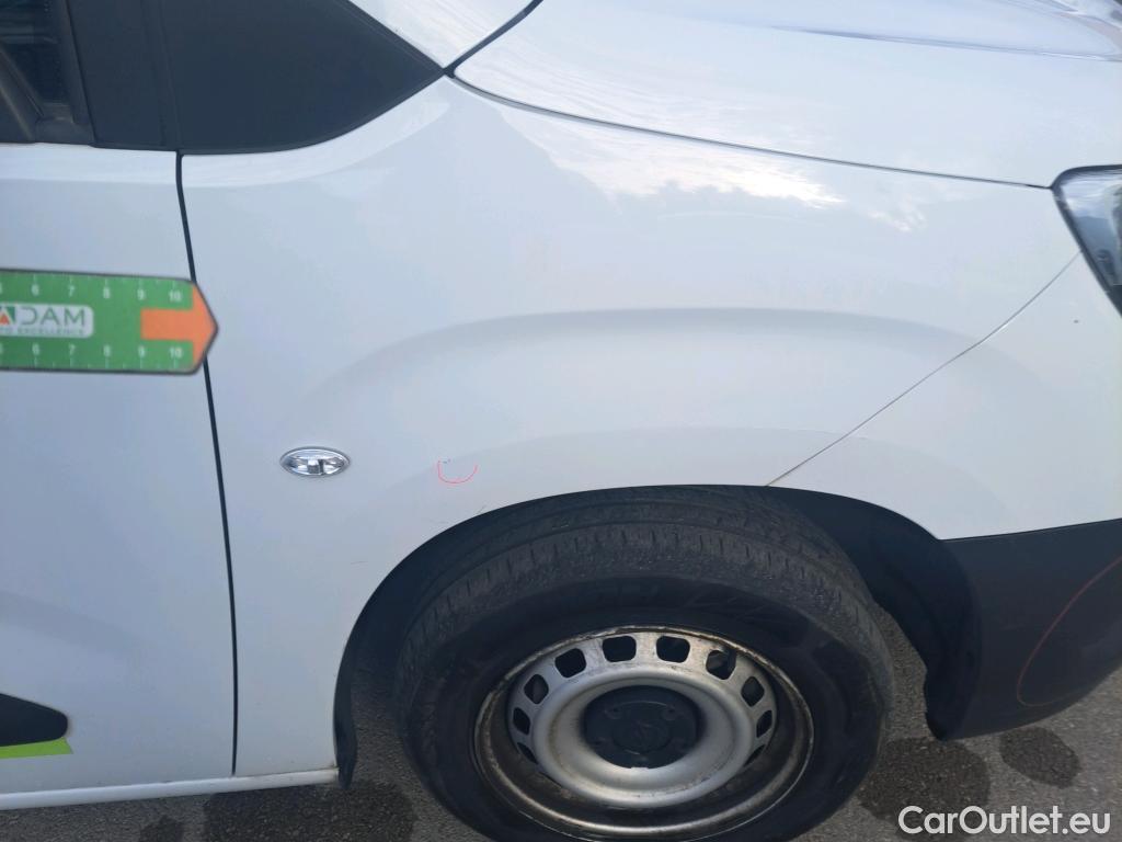  Opel  Combo OPEL  / 2018 / 3P / furgón derivado de turismo 1.5 TD 75kW (100CV) Express L H1 650kg #70