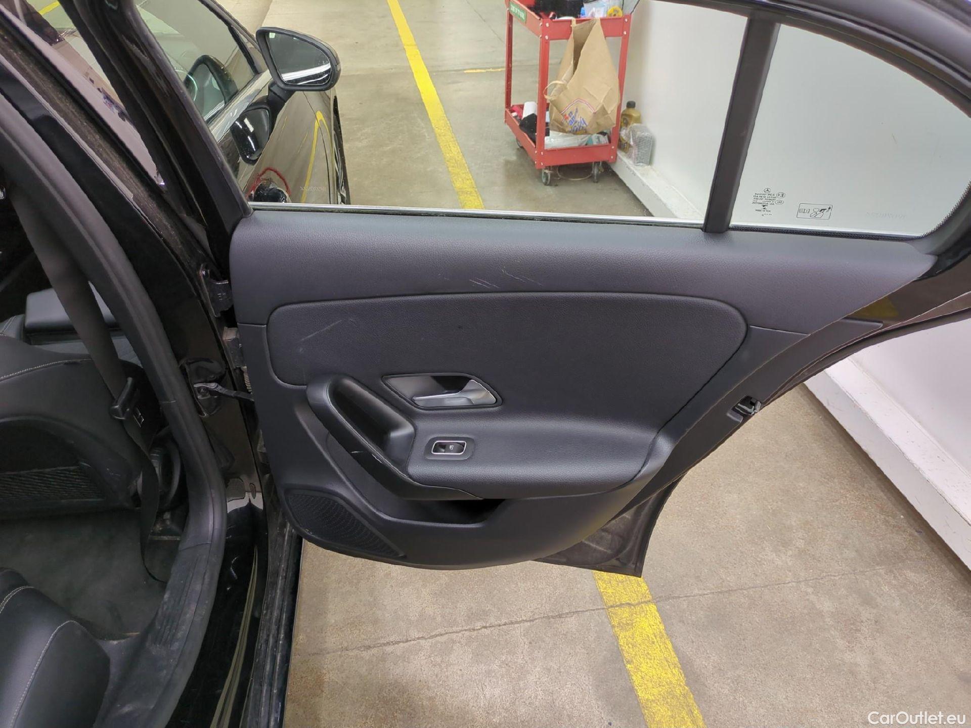  Mercedes  A-Klasse MERCEDES-BENZ Classe A Compact / 2018 / 5P / Berline A 180 d Business Line #26