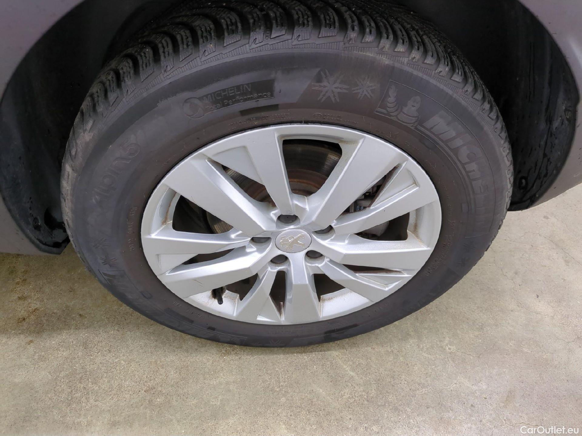  Peugeot  3008  II Active Pack 1.2 PureTech 130CV BVA8 E6d #18