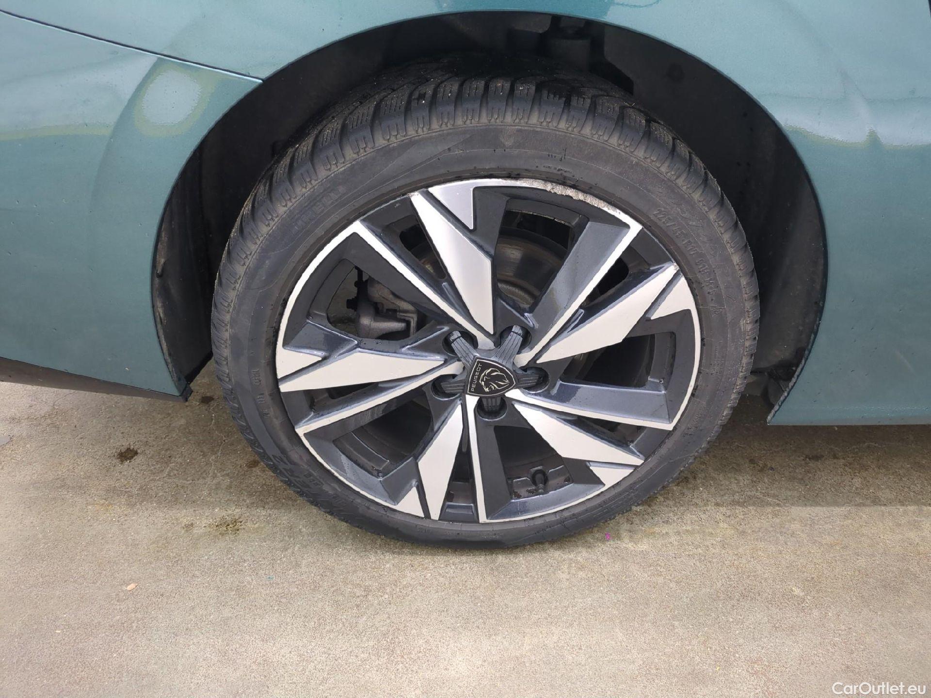 Peugeot  308 PEUGEOT  SW / 2021 / 5P / Break PureTech 130 S&S EAT 8 ALLURE #11