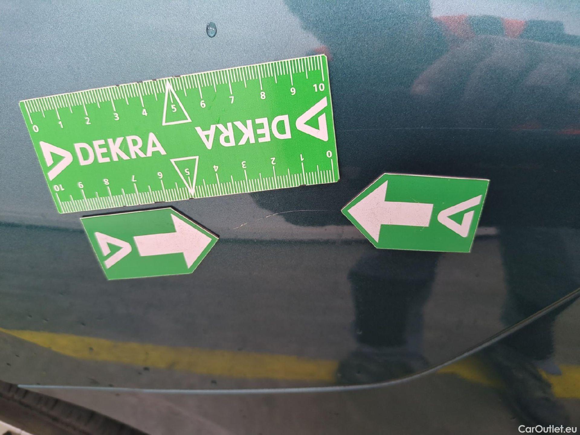  Peugeot  308 PEUGEOT  SW / 2021 / 5P / Break PureTech 130 S&S EAT 8 ALLURE #41