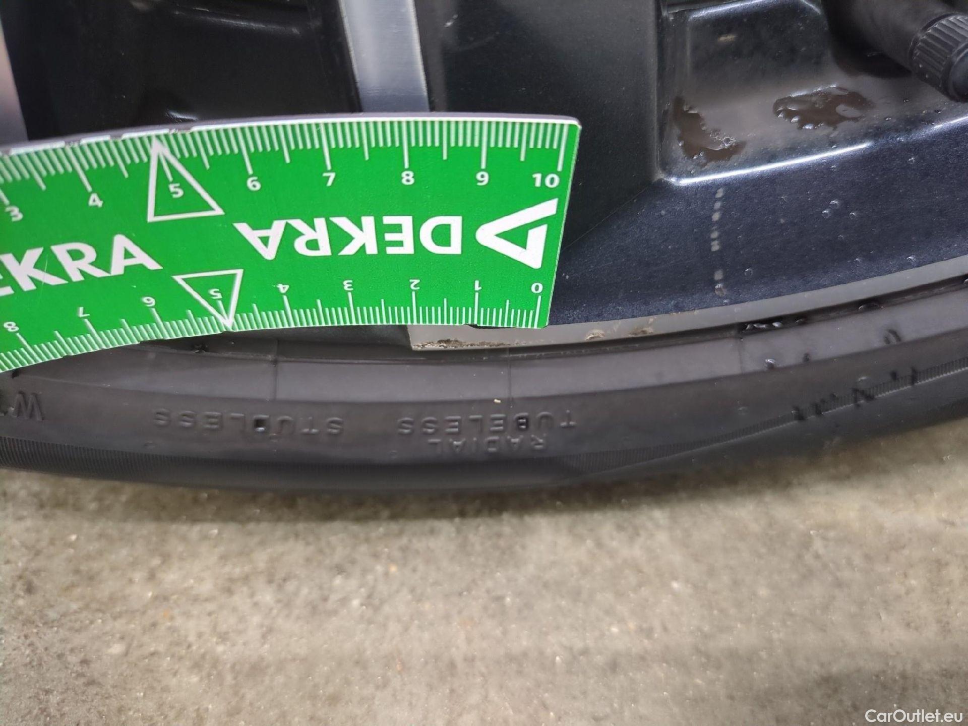  Peugeot  308 PEUGEOT  SW / 2021 / 5P / Break PureTech 130 S&S EAT 8 ALLURE #15