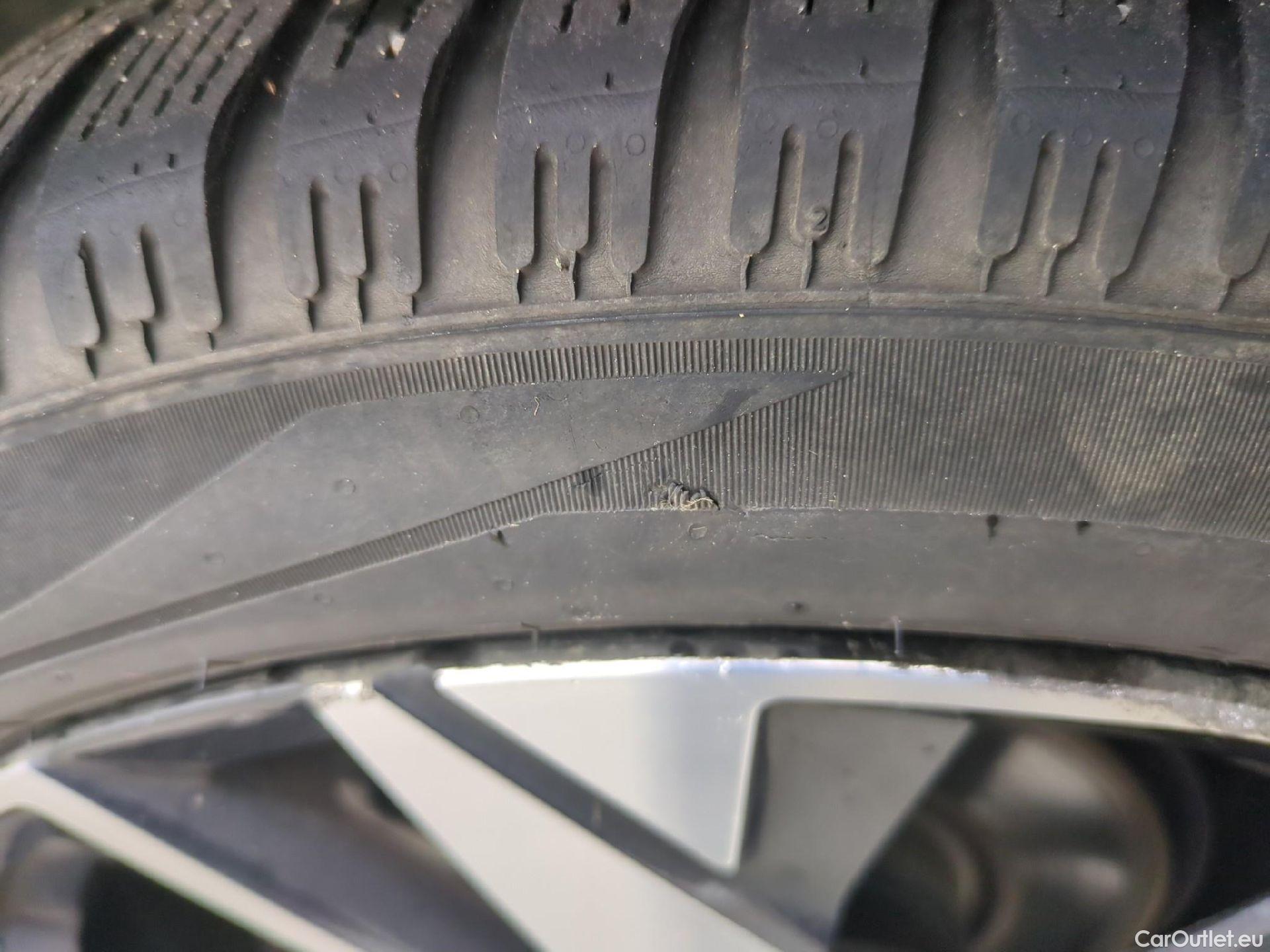  Peugeot  308 PEUGEOT  SW / 2021 / 5P / Break PureTech 130 S&S EAT 8 ALLURE #10